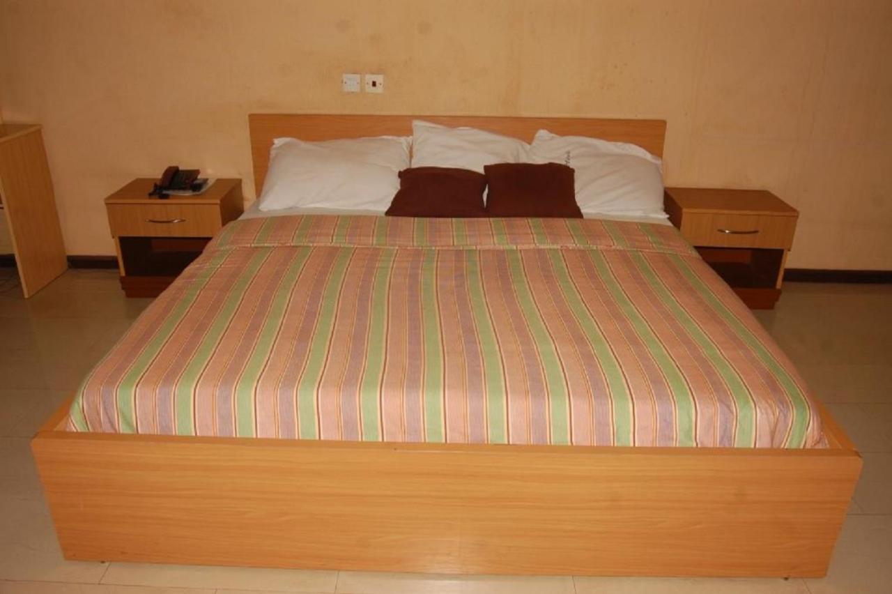 Dannic Hotels Enugu Luaran gambar